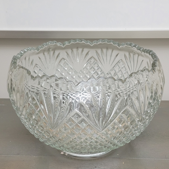 L.E. Smith-Pineapple Cut Punch Bowl Set - Picture 7 of 8